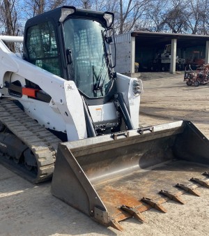 2019 Bobcat T870 tracked skid steer loader