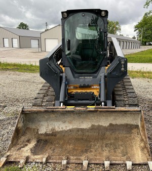 2017 John Deere 333G skid steer loader