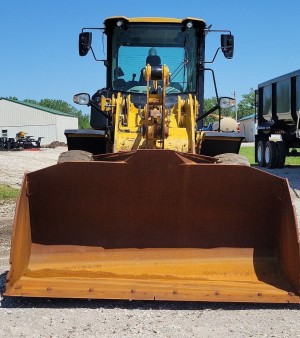 2016 Caterpillar 926M wheel loader