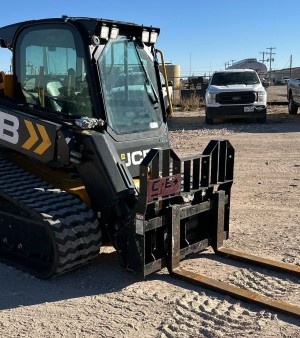 2022 JCB 3TS-8T tracked skid steer loader