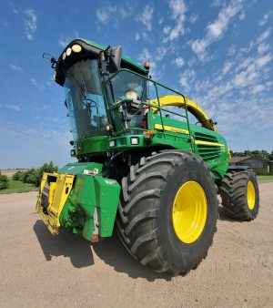 2015 John Deere 7980 Self-Propelled Forage Harvester