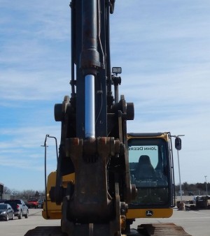 2011 John Deere 240DLC excavator