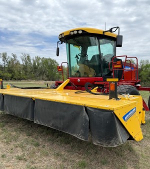 2014 New Holland Speedrower 240 Self-Propelled Windrower