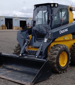 2022 John Deere 330G skid steer loader