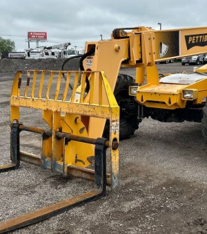 2010 Pettibone 944 telehandler