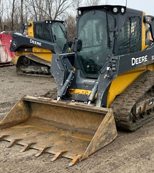 2019 John Deere 325G tracked skid steer loader