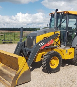 2018 John Deere 410L backhoe