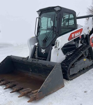 Bobcat T76 R-Series Compact Track Loader