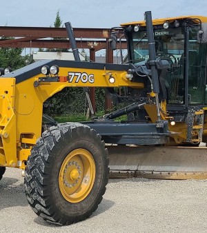 2016 John Deere 770G motor grader