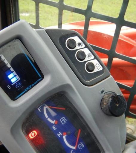 2017 Kubota SVL 95-2S skid steer loader