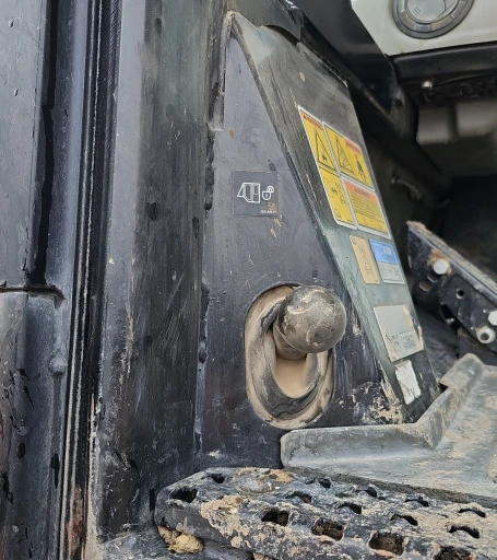 2015 Caterpillar 963D track loader