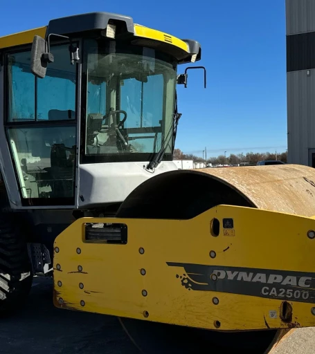 2015 Dynapac CA2500D Single Drum Vibratory Roller