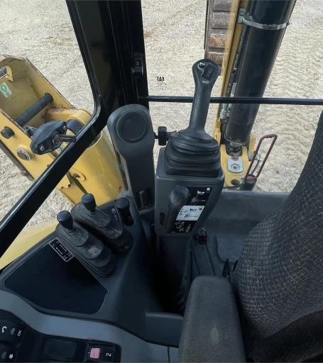 2015 CATERPILLAR 420F2 IT