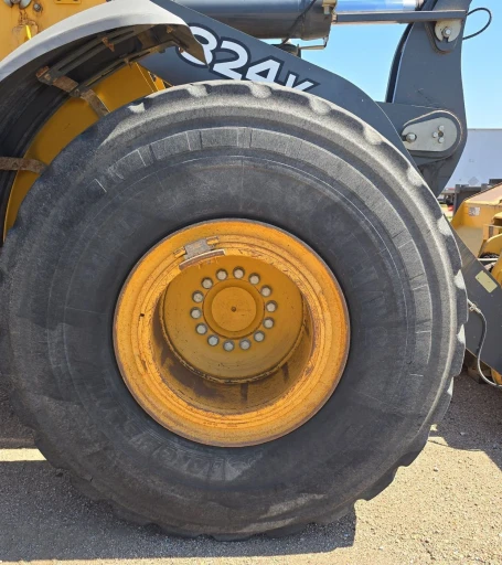 2014 John Deere 824K Wheel Loader
