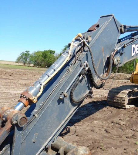 2011 John Deere 200DLC  excavator