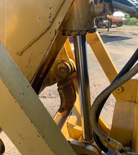 2001 Caterpillar 140H motor grader