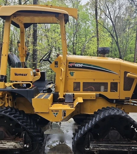 2014 Vermeer RTX1250 cable plow