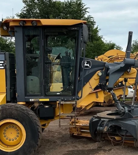 2013 John Deere 772GP motor grader