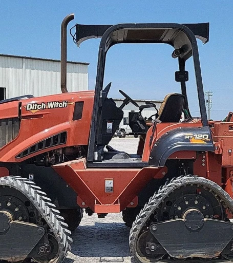 2012 Ditch Witch RT120 Quad vibratory cable plow