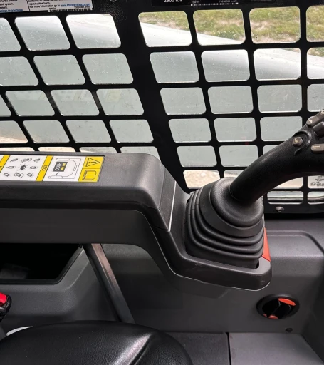 2022 Bobcat T76 R-Series tracked skid steer loader