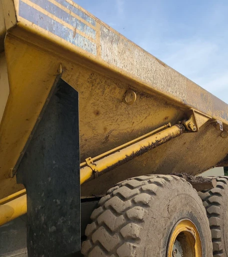 2013 Komatsu HM400-3 haul truck