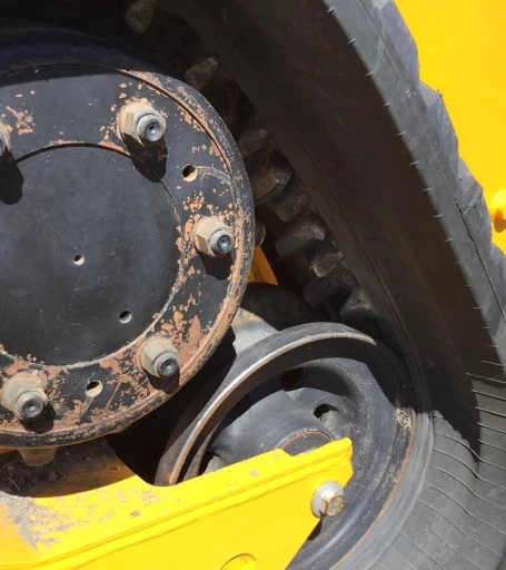 2015 JCB 260T Skid Steer Track Loader