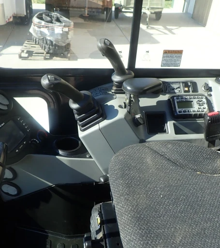 2015 Bobcat E35  mini excavator