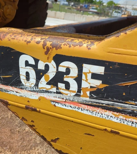 1995 Caterpillar 623F Elevating Scraper