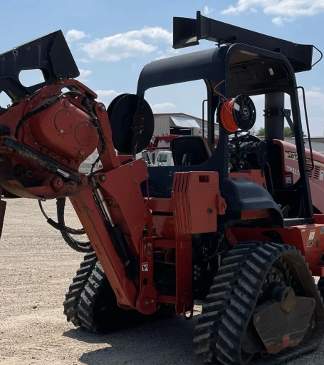 2011 Ditch Witch RT115 Quad vibratory cable plow