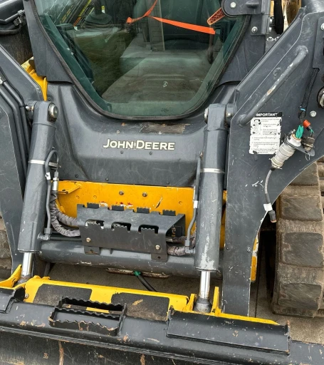 2021 John Deere 325g tracked skidsteer