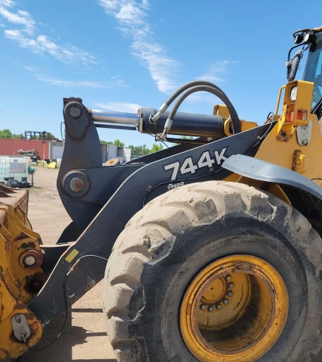 2012 John Deere 744K wheel loader