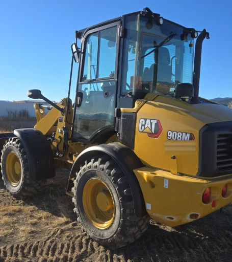 2022 Caterpillar 908M wheel loader