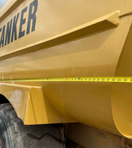 2000 Caterpillar D300E Series II water wagon
