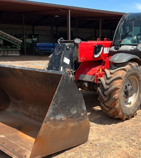 2017 Manitou MLT840 telehandler