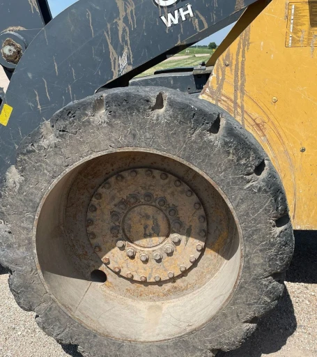 2013 John Deere 624K wheel loader
