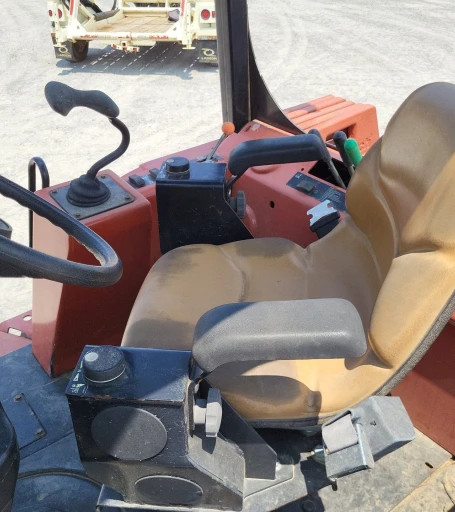 2012 Ditch Witch RT120 Quad vibratory cable plow