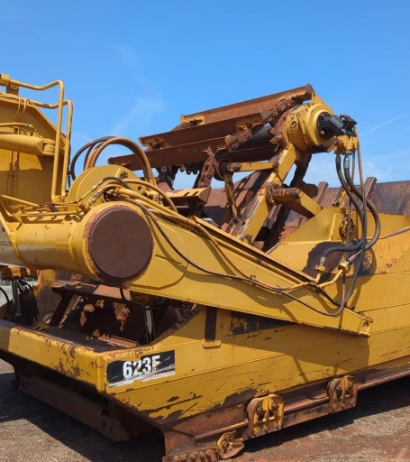1995 Caterpillar 623F Elevating Scraper