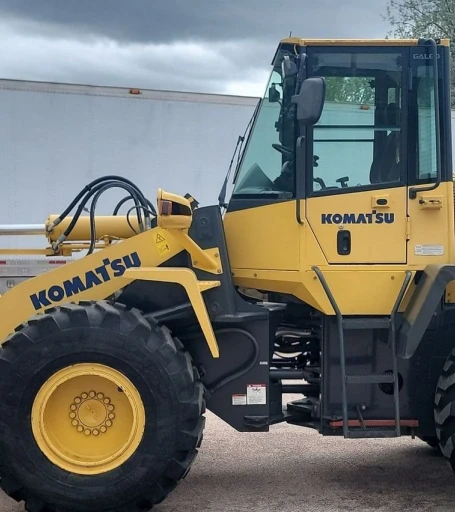 2005 Komatsu WA320 wheel loader
