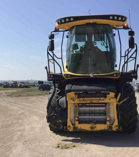 2016 New Holland FR850 Self-Propelled Forage Harvester