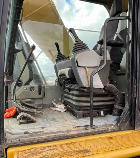 2017 Caterpillar 320FL Excavator