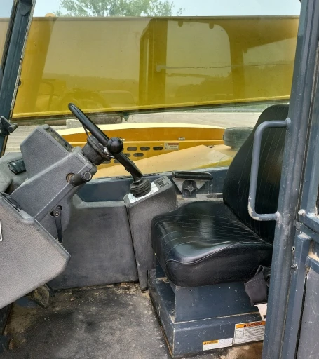 2017 Gehl DL1240 telehandler