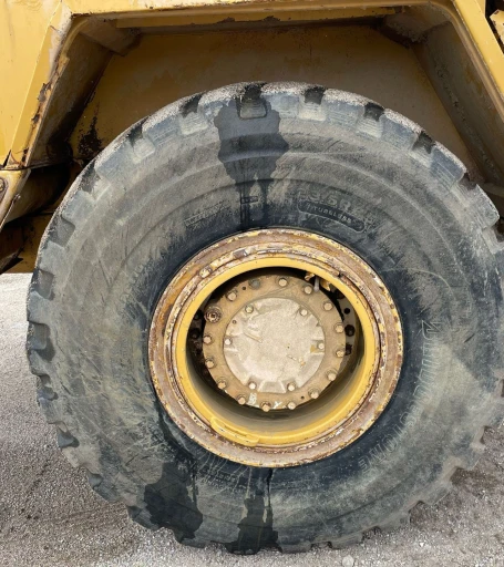 2000 Caterpillar D300E Series II water wagon