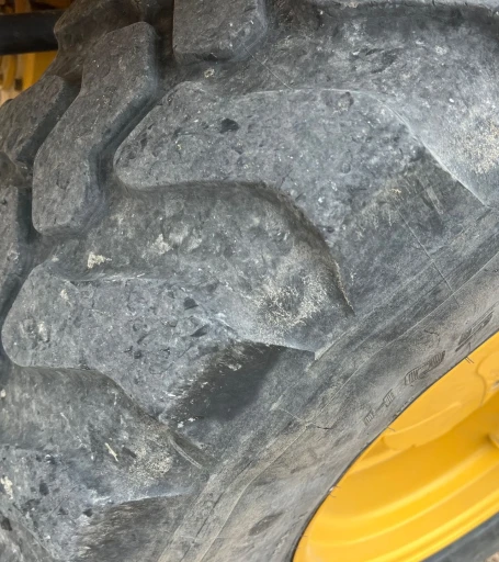 2016 John Deere 324K wheel loader