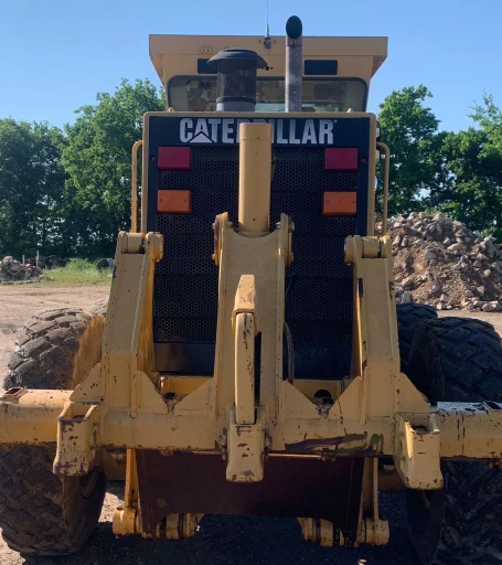 2001 Caterpillar 140H motor grader