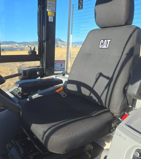 2022 Caterpillar 908M wheel loader