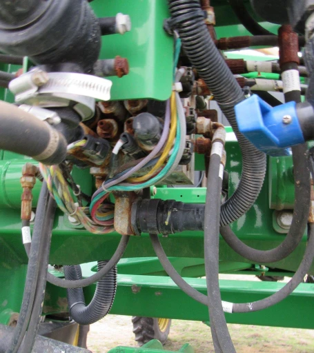 2014 John Deere R4038 self-propelled sprayer