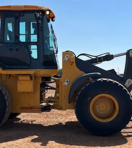 2021 John Deere 624 P-Tier wheel loader