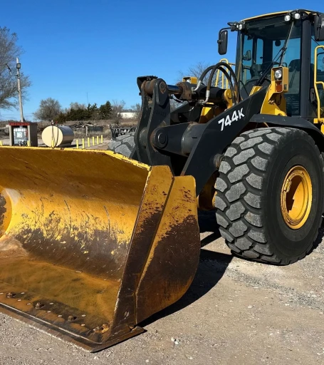 2012 John Deere 744K wheel loader