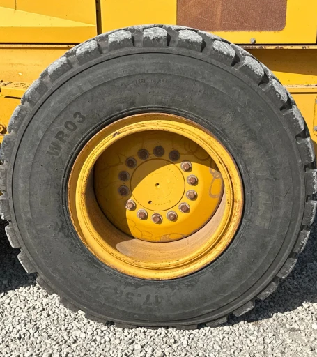2013 John Deere 772G motor grader
