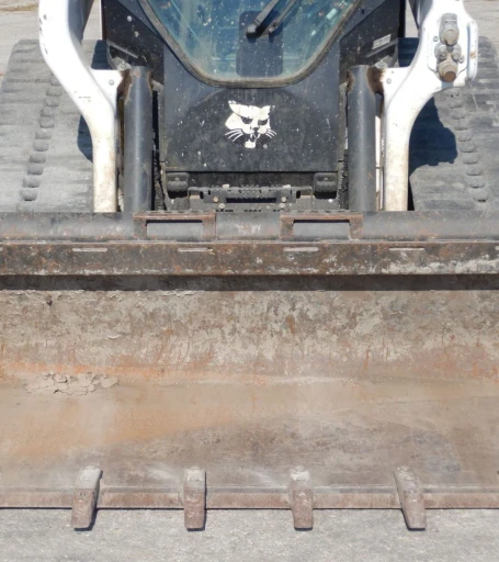 2020 Loader Bobcat T76 Skid Steer